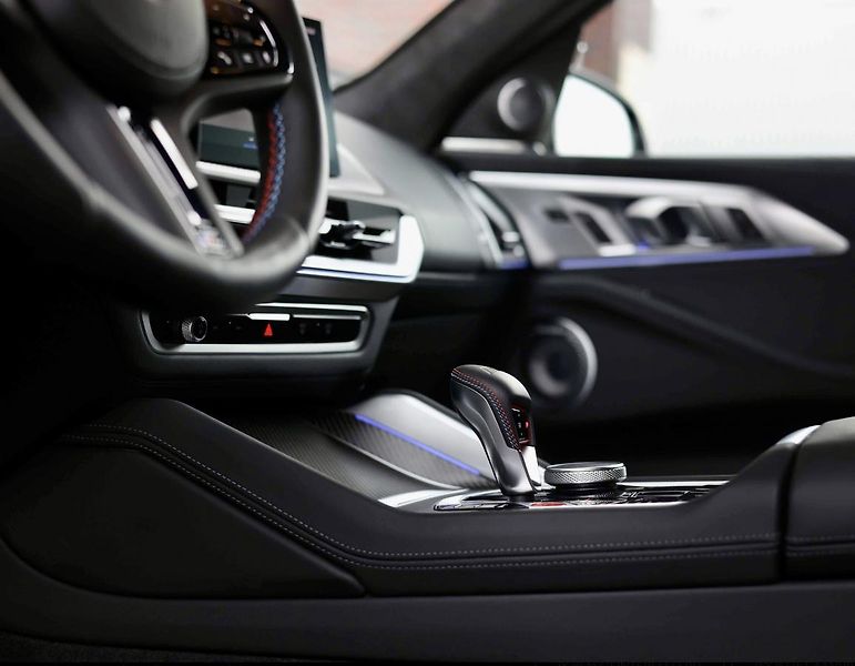 BMW XM (2023) 4.4 V8*Bowers&Wilkins - fotka 42 z 46