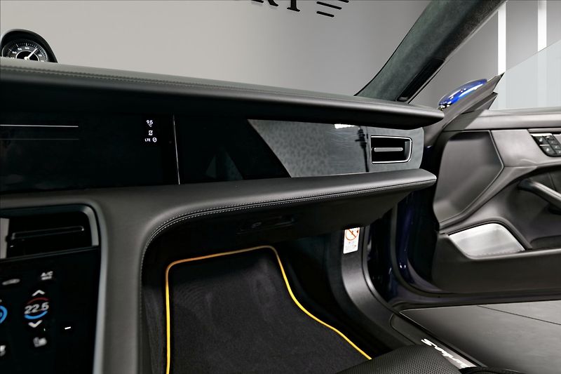 Porsche Taycan TURBO S / REZERVACE - fotka 20 z 24