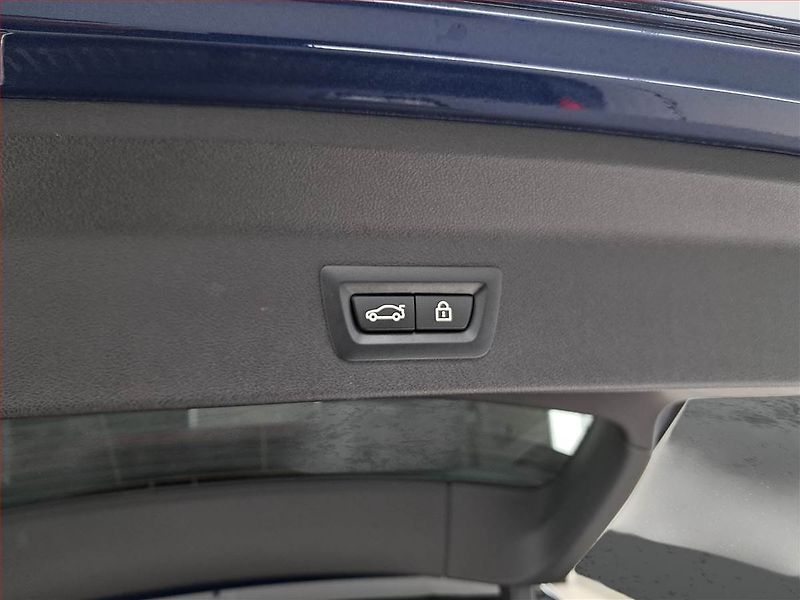 BMW X3 (2018) Luxury line xDrive25d - fotka 16 z 19