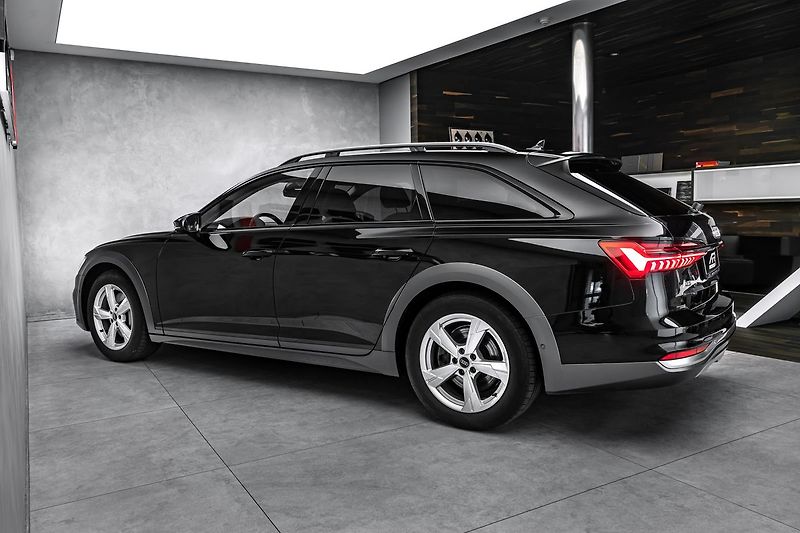 Audi A6 Allroad 55TFSI Q Matrix Pano - fotka 7 z 23