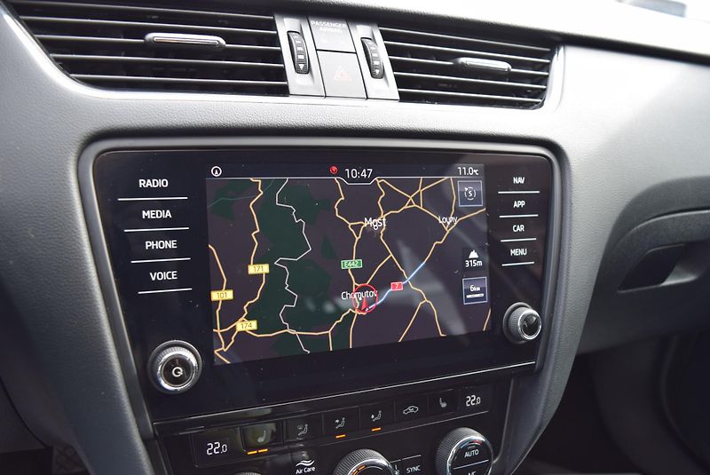 Škoda Octavia (2018) 1.5TSI 110kw AMBITION NAVI OPS - fotka 26 z 46