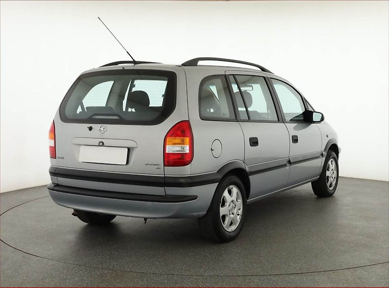Opel Zafira (2002) 1.8 16V, 7 míst, po STK - fotka 5 z 15