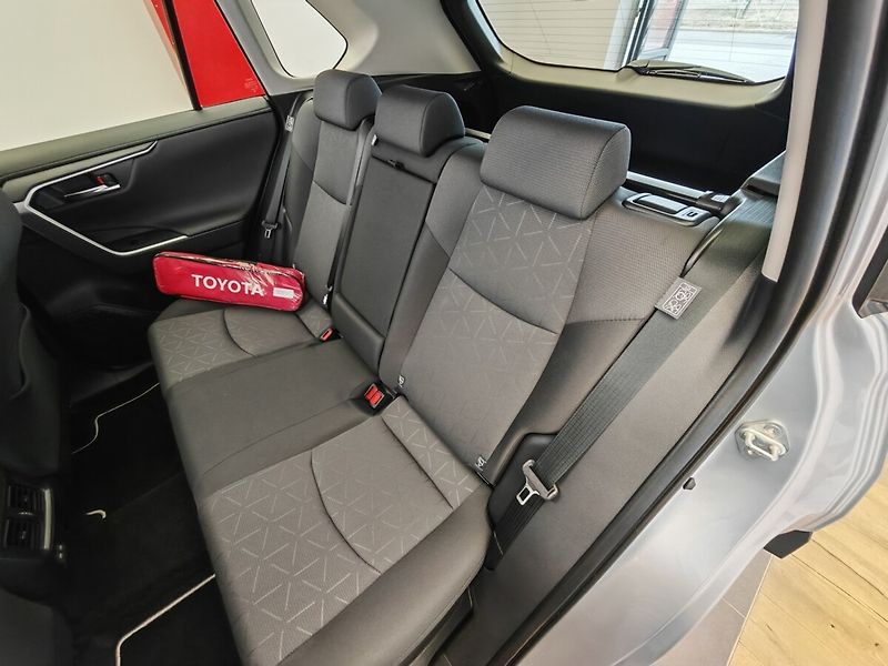 Toyota RAV4 2.5 Comfort Style 4x4 - fotka 17 z 38