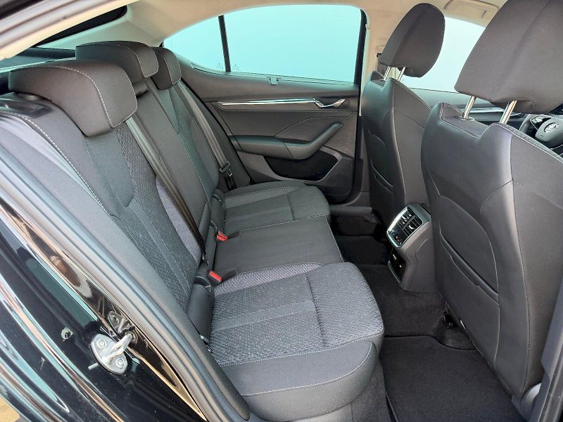 Škoda Octavia (2023) 2.0 TDI 110kW DSG Style Plus P - fotka 25 z 35