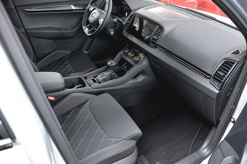 Škoda Karoq 2,0Tdi Exclusive 7ST DSG 4x4 Z - fotka 31 z 33
