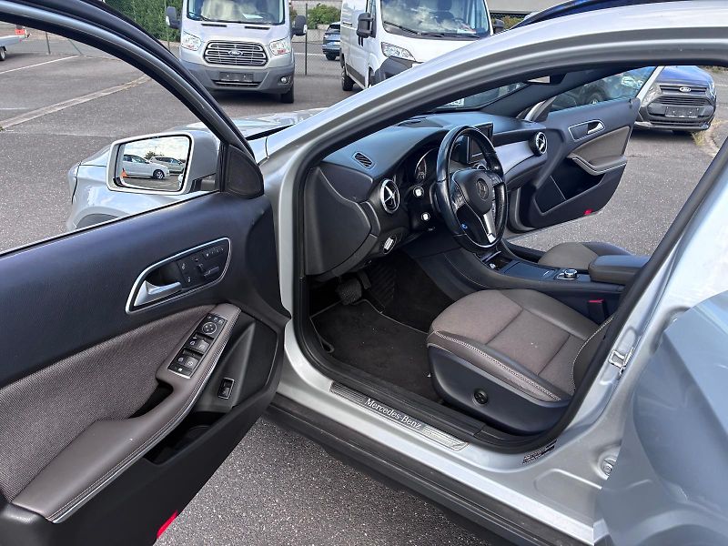 Mercedes-Benz GLA (2014) - fotka 11 z 18