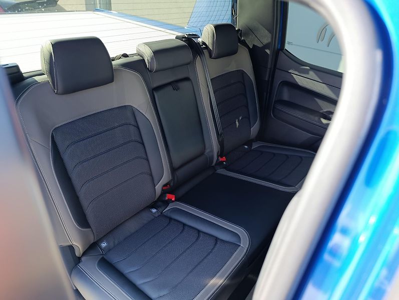 Volkswagen Amarok 3.0TDI 177kW 4X4 AVENTURA ČR  - fotka 21 z 42