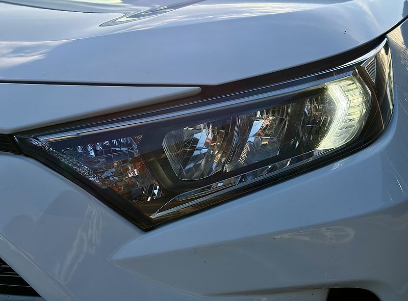 Toyota RAV4 2,0 AWD Comfort - fotka 26 z 27