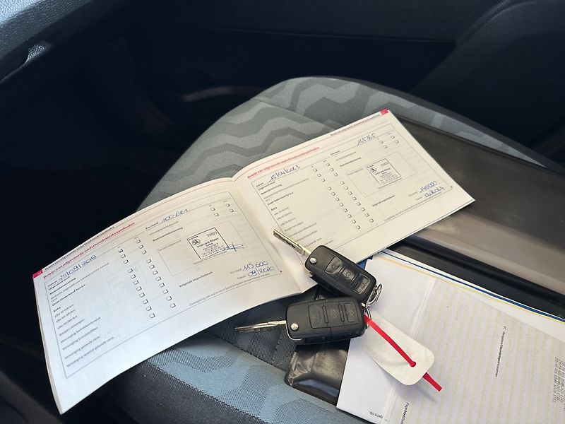 Škoda Fabia (2009) 1.6I 16V PRAVIDELNÝ SERVIS - fotka 14 z 16
