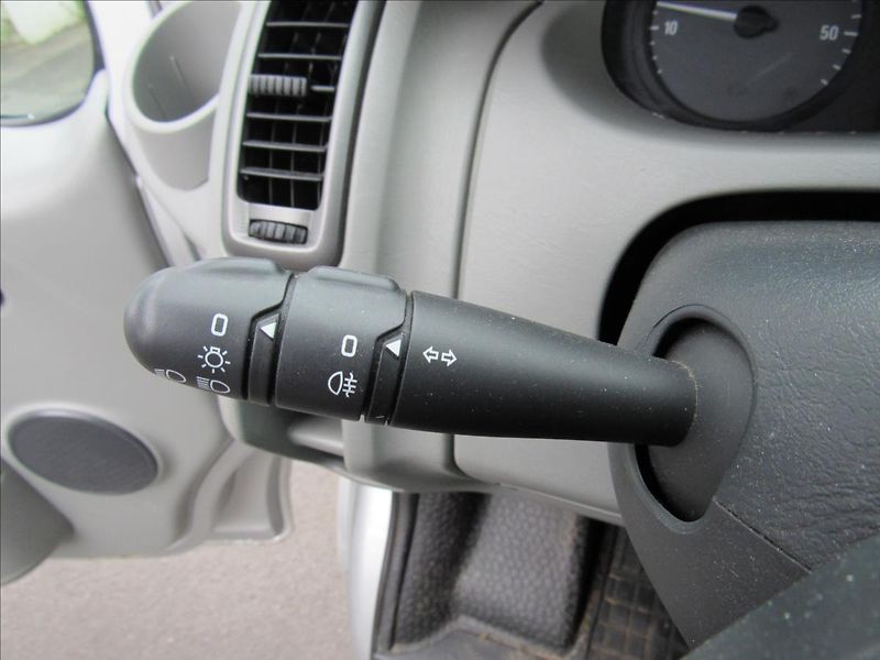 Opel Vivaro 2,0 CDTi 9 míst - fotka 20 z 27