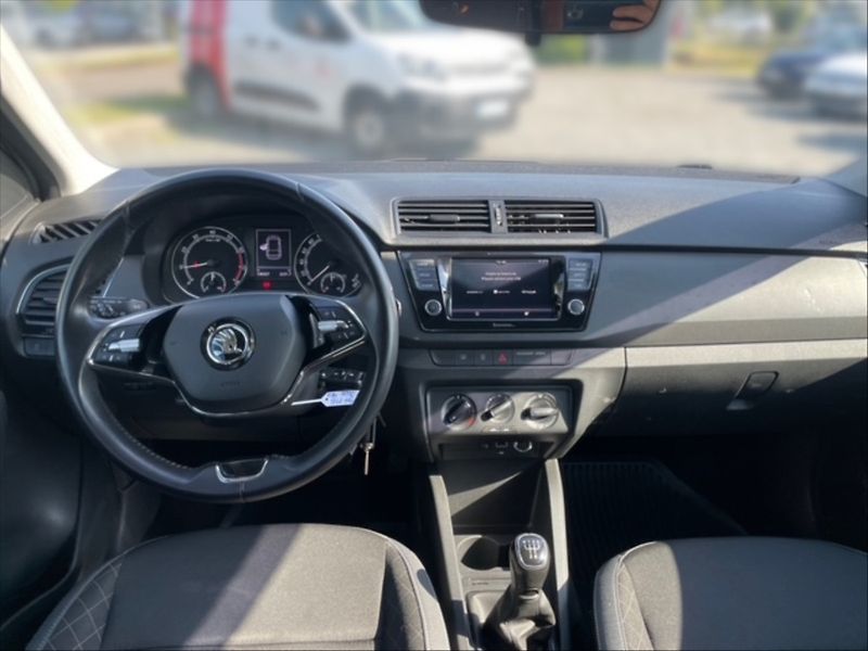 Škoda Fabia 1,0 TSI Ambition - fotka 9 z 11