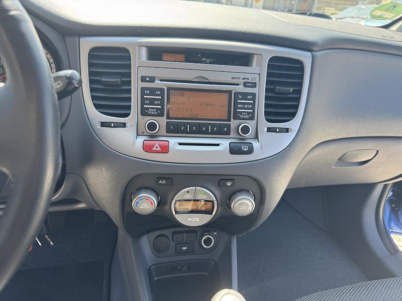 Kia Rio (2009) 1,4DOHC,SERVISKA,2SADY KOL - fotka 19 z 38