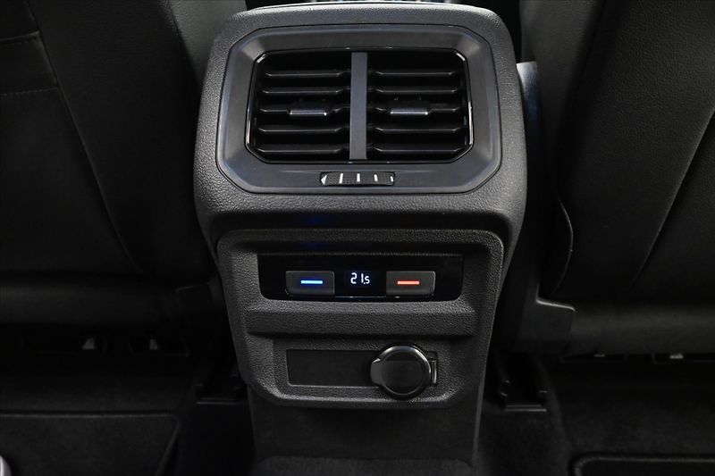 Volkswagen Tiguan Allspace 2,0 TDI 147 kW R-Line 4x4 7Mís - fotka 23 z 35