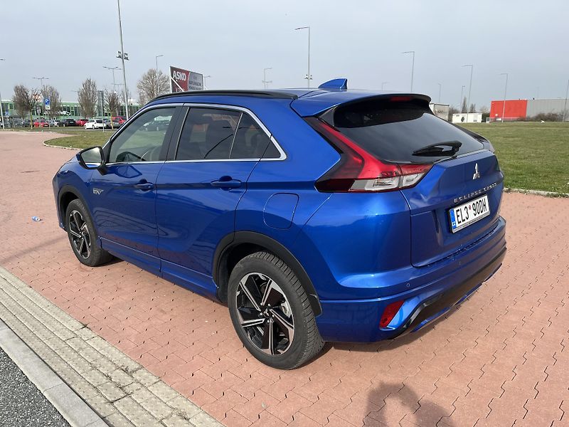 Mitsubishi Eclipse Cross 2.4 PHEV 4x4 - fotka 7 z 32