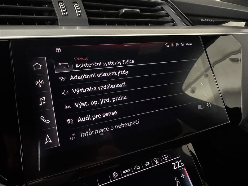 Audi e-tron S-Line Digital LED Záruka - fotka 30 z 49