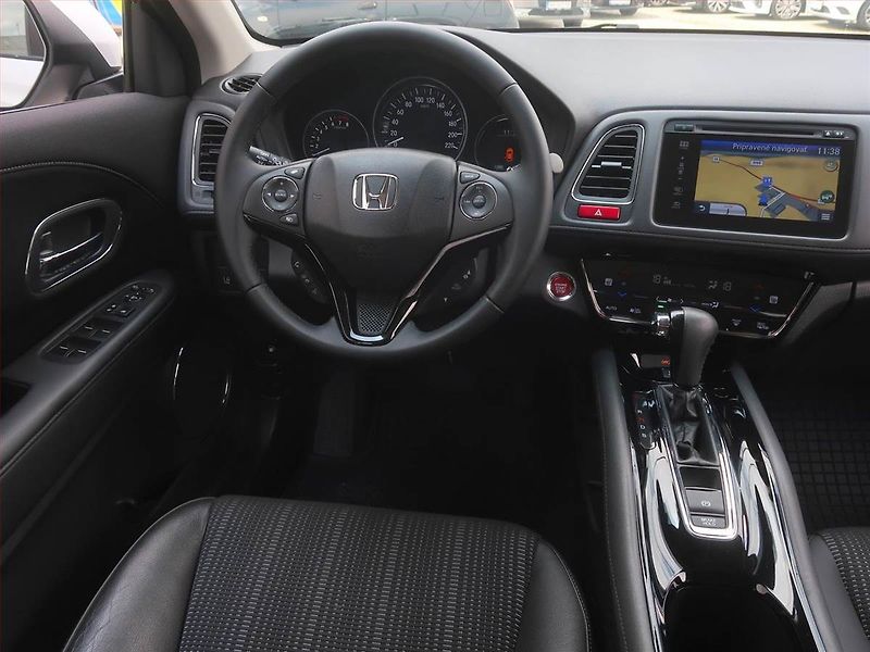 Honda HR-V (2015) 1.5 i-VTEC, Automat - fotka 7 z 15