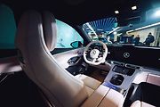 Mercedes-Benz letos odstartoval novou éru jako globální partner ženského tenisu (WTA). Své ambice v tomto sportu nyní potvrzuje i v České republice, kde v rámci ostravského turnaje představuje dvě klíčové novinky: novou generaci modelů GLB a GLC.