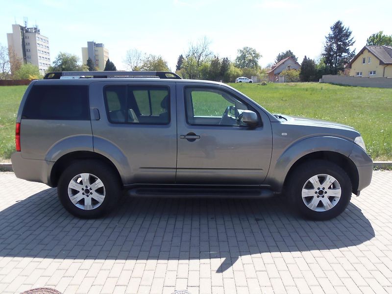 Nissan Pathfinder (2005) 2.5 DCi 4x4 redukce tažné 3 T - fotka 4 z 25