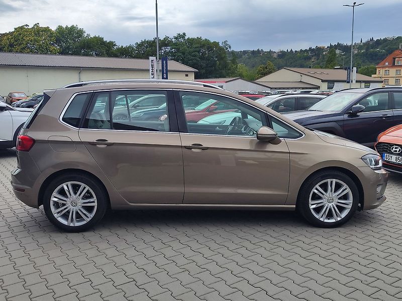 Volkswagen Golf Sportsvan 1.2 TSI/81kW BlueMotion - fotka 4 z 32