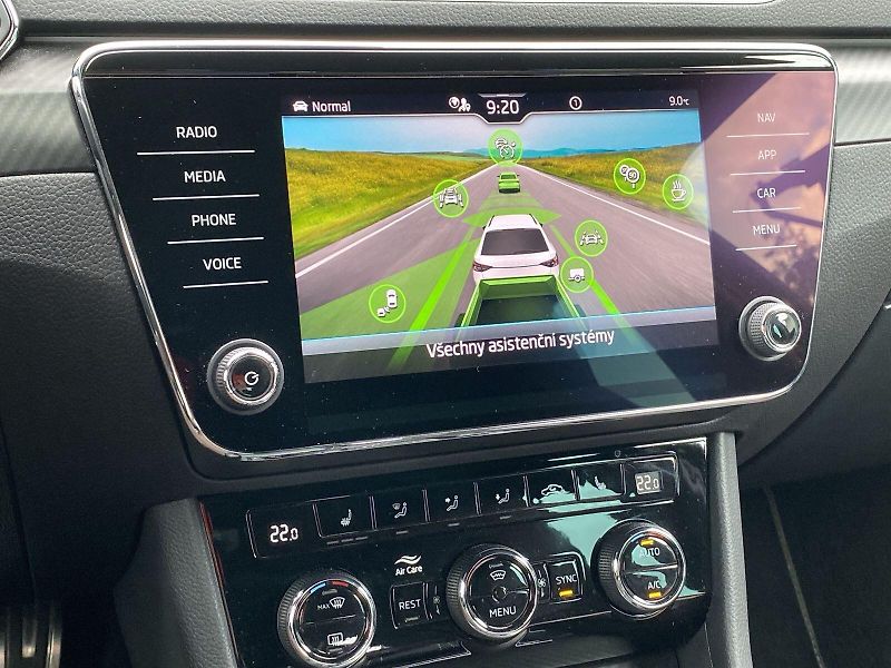 Škoda Superb (2021) Combi 2.0 TDI 4x4 DSG Sportlin - fotka 13 z 40