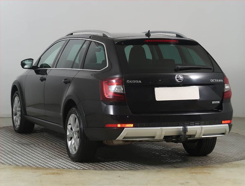 Škoda Octavia (2018) Scout 2.0 TDI, 4X4, Automat - fotka 4 z 28