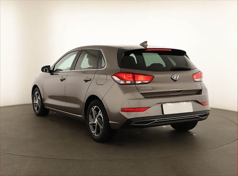 Hyundai i30 (2022) 1.0 T-GDI, Automat, ČR,1.maj - fotka 4 z 14