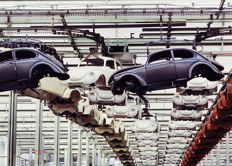 Zahájení výroby vozu VW Brouk