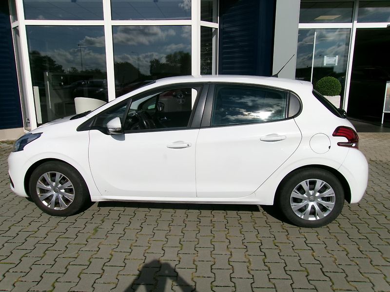 Peugeot 208 1.2 Puretech - fotka 9 z 18