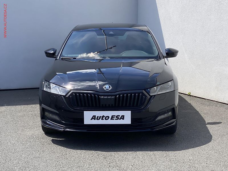 Škoda Octavia (2023) 1.5 TSi, ČR, SportLine, DSG - fotka 2 z 19