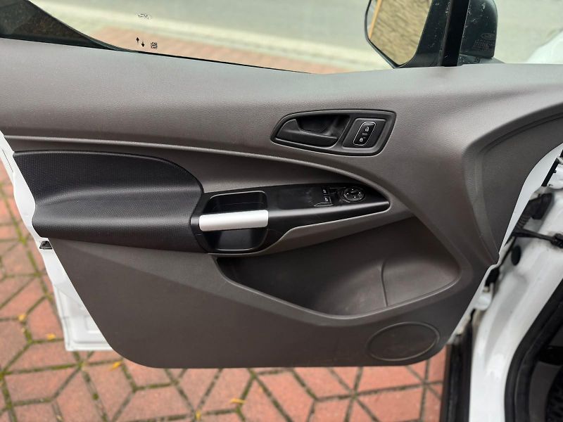 Ford Transit Connect 1.5  1.MAJITEL ČR TOP STAV  - fotka 14 z 21