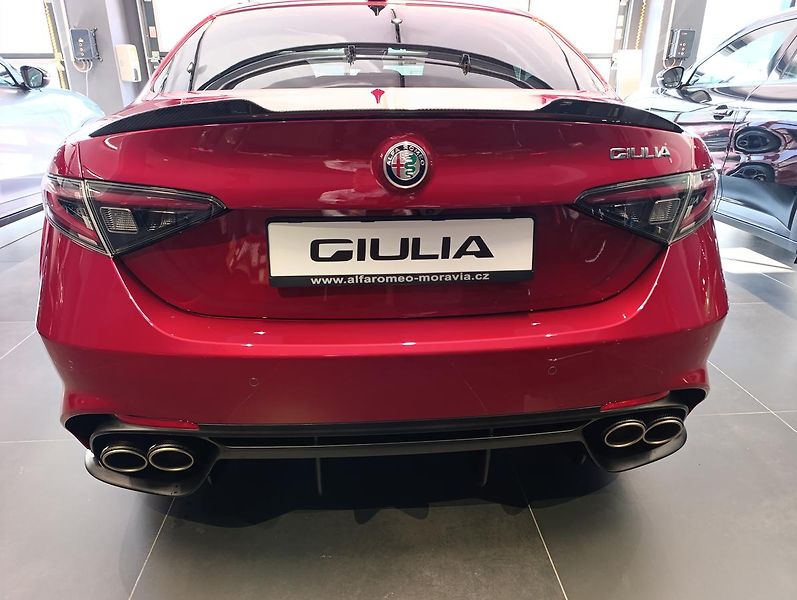 Alfa Romeo Giulia (2026) Quadrifoglio 2.9 V6 Turbo 520K - fotka 11 z 36