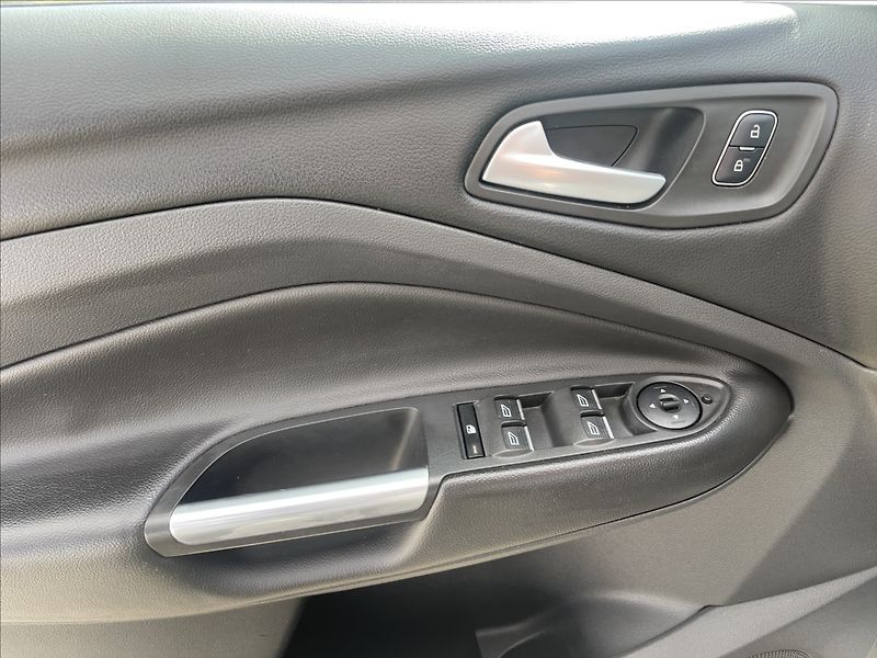 Ford Kuga 1,5 EcoBoost 110kw Tažné CZaut - fotka 22 z 30
