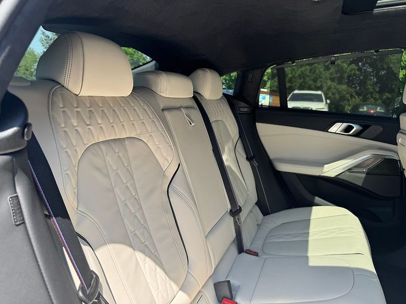 BMW X6 - fotka 26 z 28