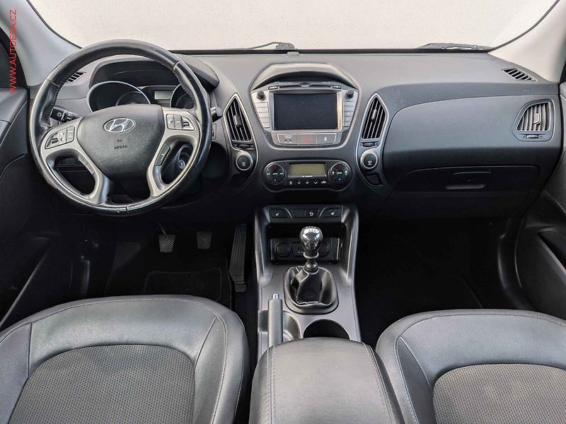 Hyundai ix35 (2013) 1.7 CRDi, Navi, kamera - fotka 8 z 20