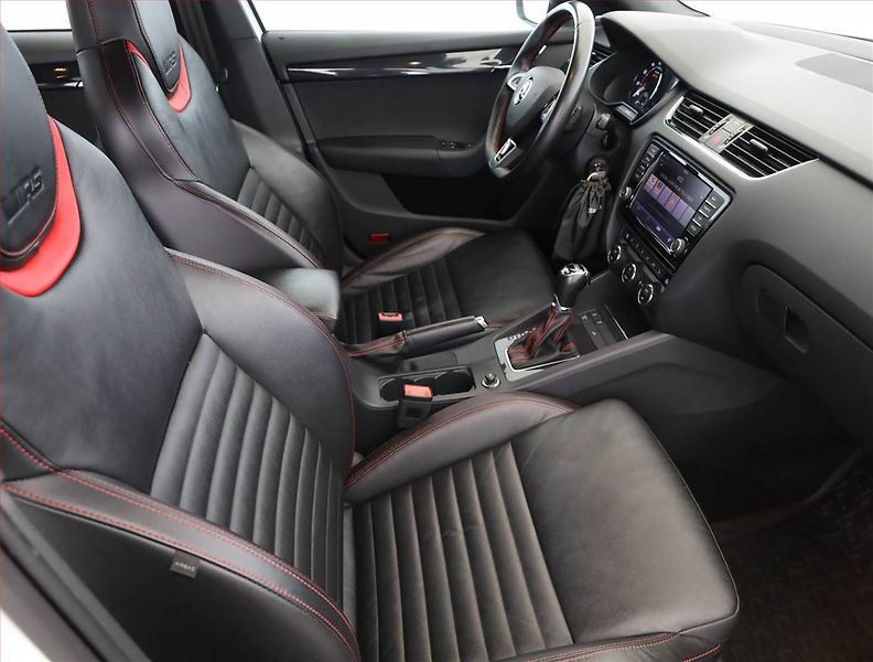 Škoda Octavia (2015) RS 2.0 TSI, Automat, ČR,1.maj - fotka 7 z 18
