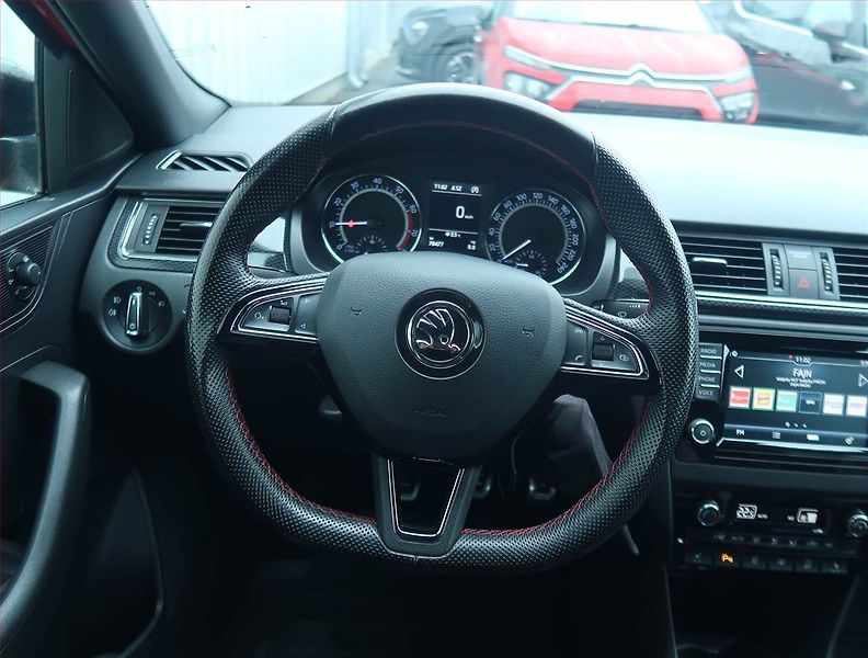 Škoda Rapid (2017) 1.0 TSI, Serv.kniha, Kůže - fotka 15 z 16