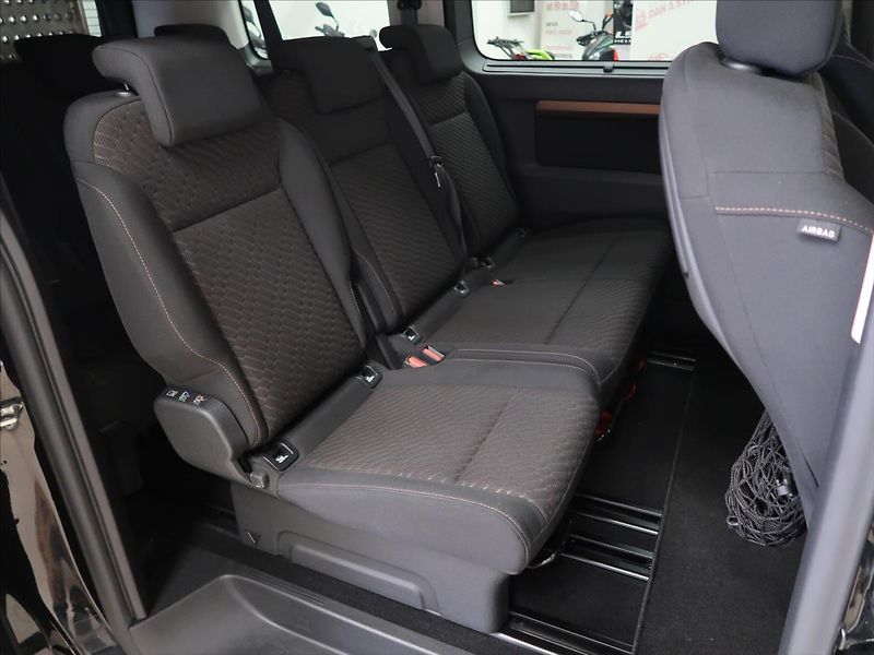 Toyota ProAce Verso 2,0 D-4D Family 1.maj. 8 míst - fotka 15 z 37