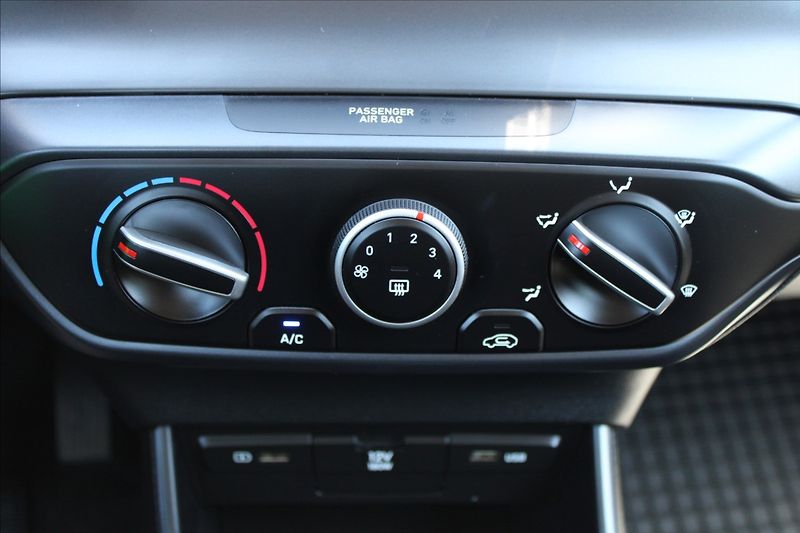 Hyundai i20 1,2 i  ČR,36.633KM,ZÁRUKA - fotka 18 z 30
