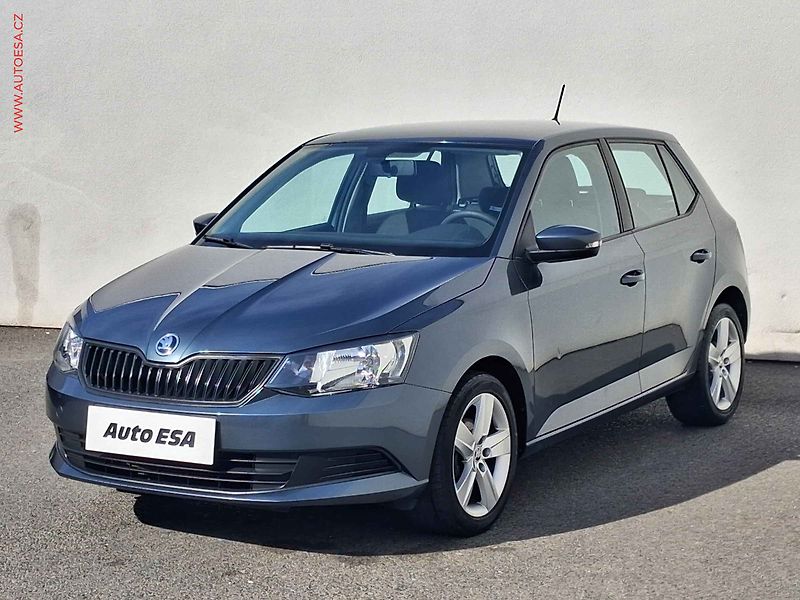 Škoda Fabia (2016) 1.0 MPi, Cool Edition, park. - fotka 3 z 17