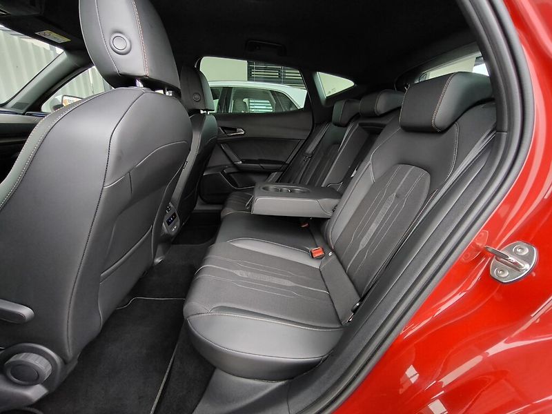 Cupra Formentor DSG 4WD 2,0 TSi / 140 kW - fotka 19 z 23