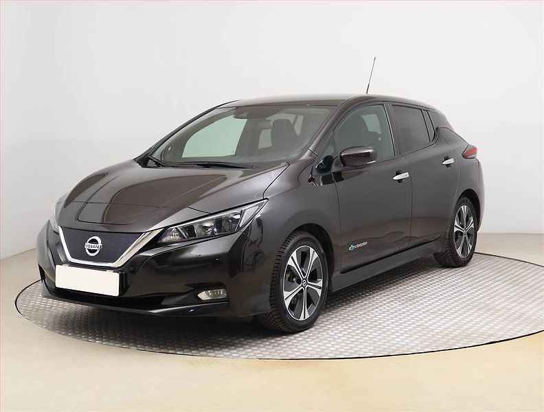 Nissan Leaf (2018) 40 kWh, SoH 87%, Automat - fotka 2 z 28