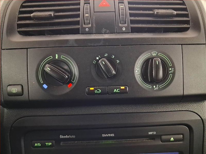 Škoda Roomster (2011) 1.2 12V, nová STK, Tažné - fotka 17 z 17