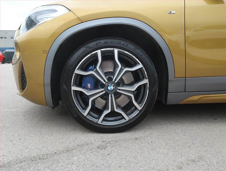 BMW X2 (2019) M Paket xDrive18d - fotka 15 z 22