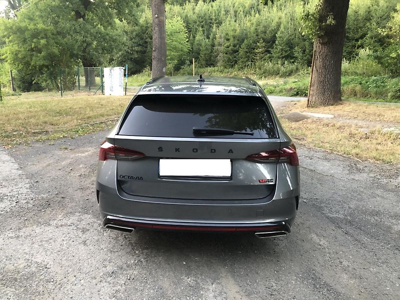 Škoda Octavia RS 2.0 TSI 180KW - 48 000 KM! - fotka 6 z 18