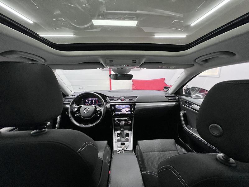 Škoda Superb 2.0 TSI 140 kW Style Servis - fotka 21 z 50