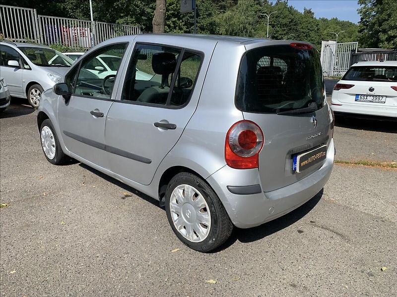 Renault Modus 1,2 ČR,KLIMATIZACE - fotka 7 z 17