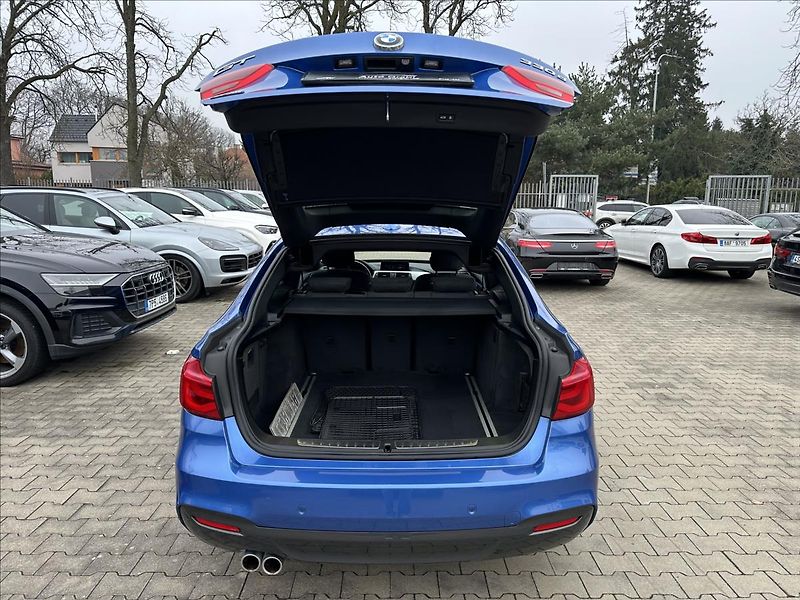 BMW Řada 3 330d GT M-Paket xDrive - fotka 30 z 33