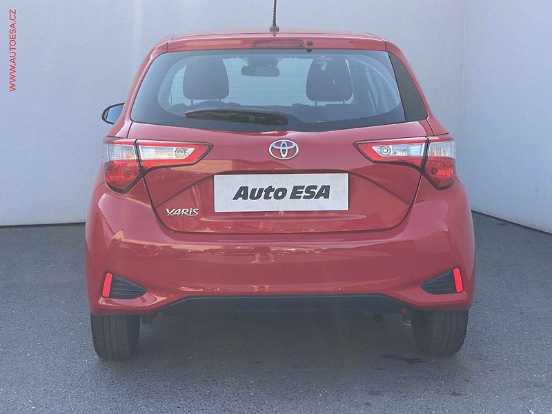 Toyota Yaris (2019) 1.5 VVT-i, Dynamic, AC - fotka 5 z 14