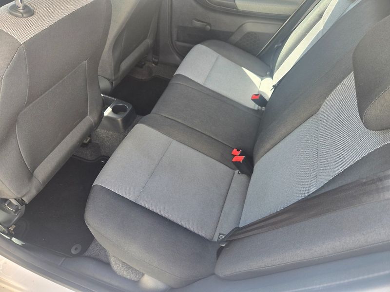 Škoda Fabia (2013) 1.2 i Serviska - fotka 11 z 29