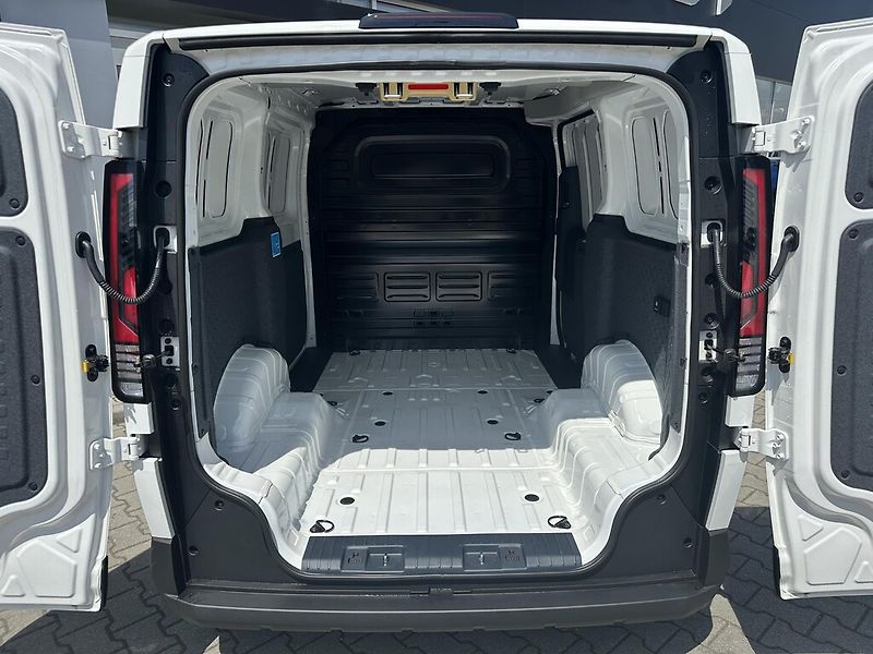 Kia PV5 (2026) 71,2 kWh PLUS + HEAT - fotka 6 z 6